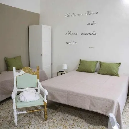 Con Balcone Apartment *