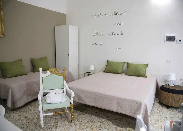 Con Balcone Apartment *